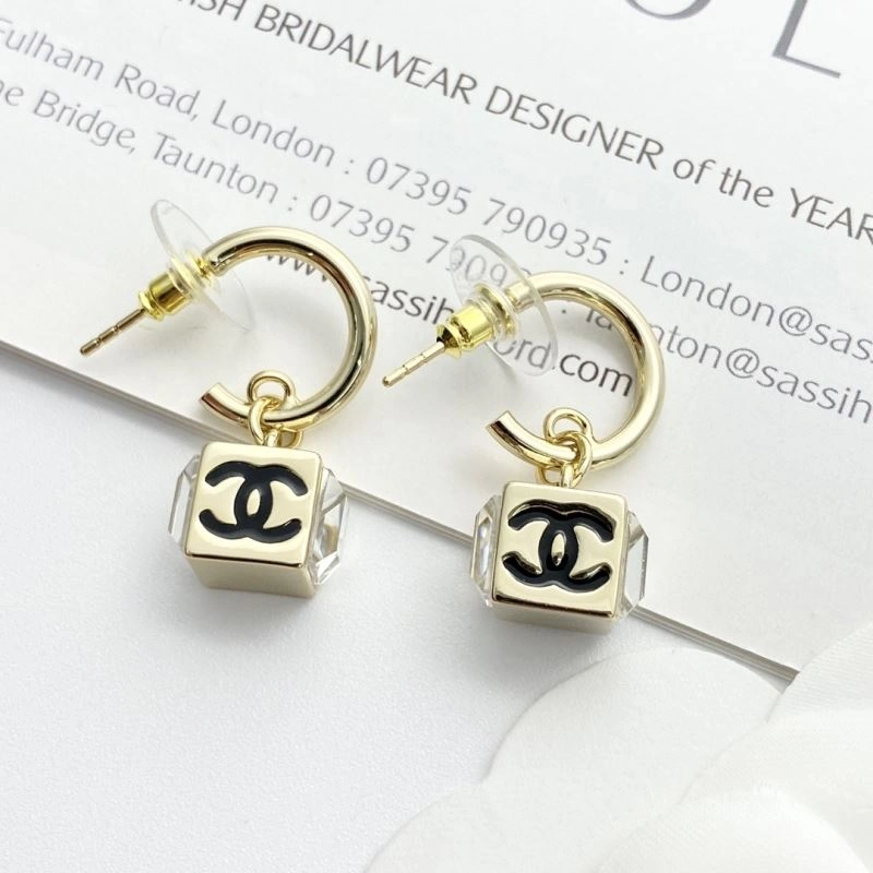 Vibrant Chanel Earrings 226042