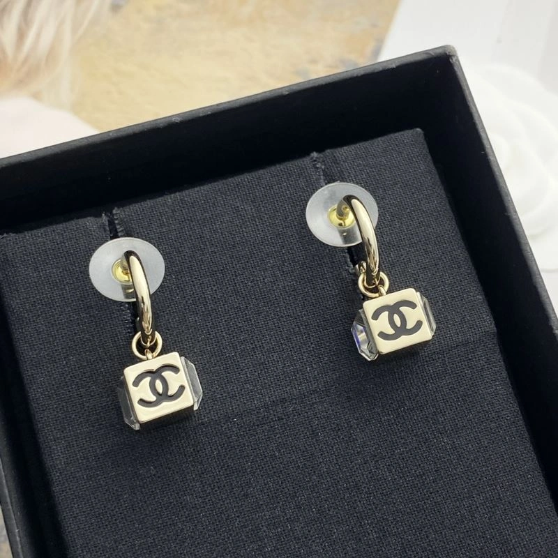 Vibrant Chanel Earrings 226042