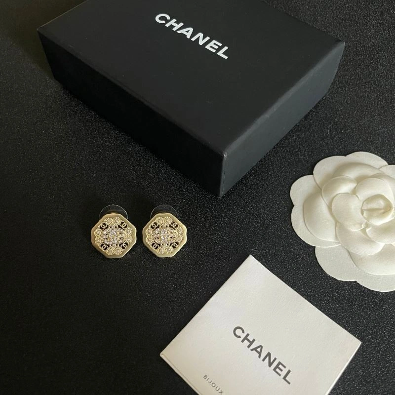 Unique Chanel Earrings 226033
