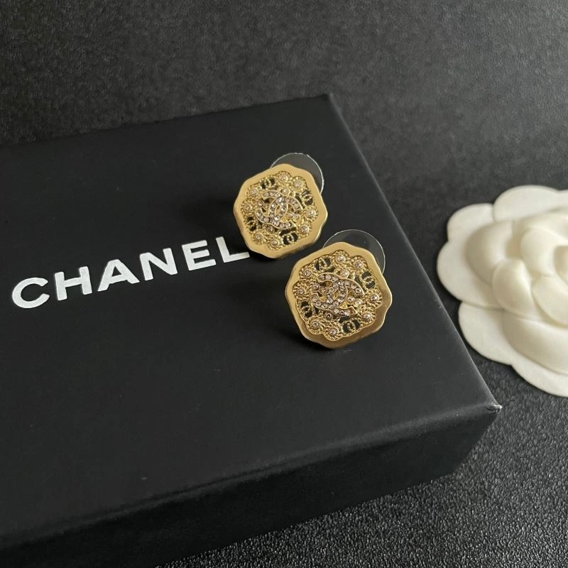 Unique Chanel Earrings 226033