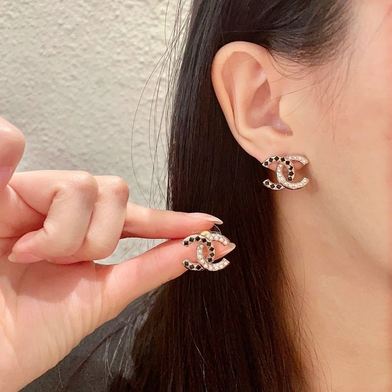 Chanel Earrings Comfortable 226031