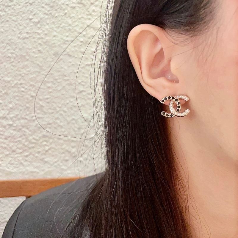 Chanel Earrings Comfortable 226031