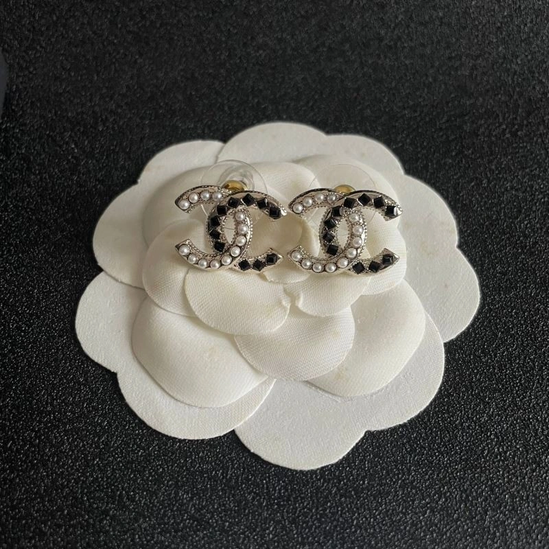 Chanel Earrings Comfortable 226031