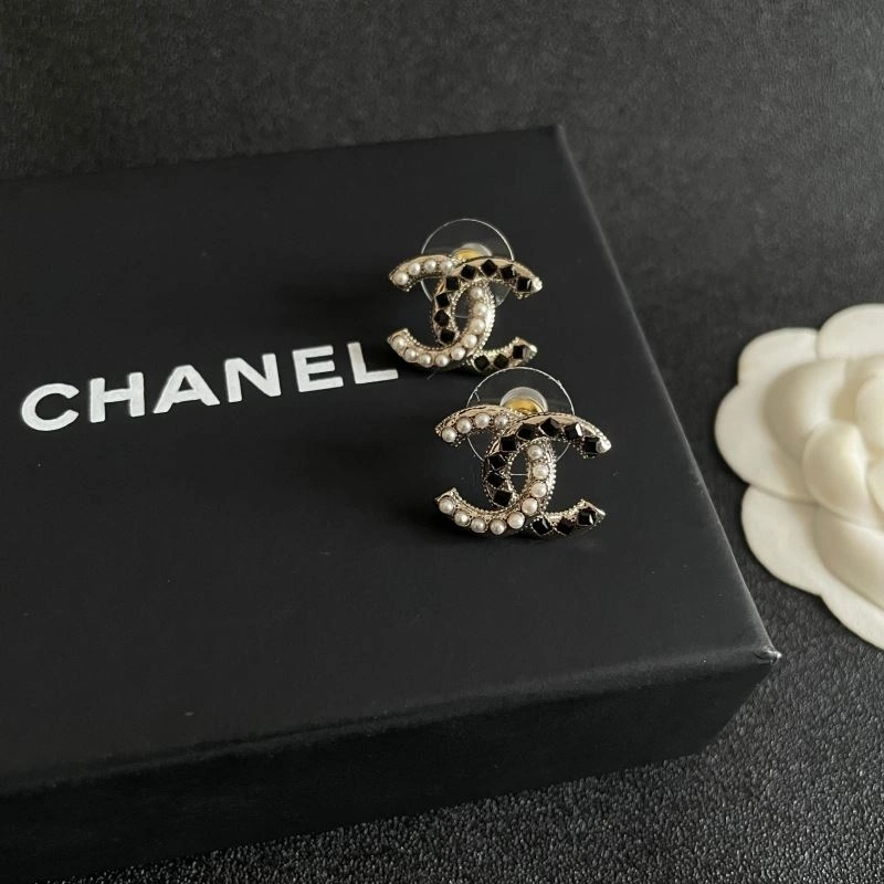 Chanel Earrings Comfortable 226031