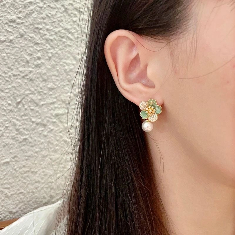 Trendy Chanel Earrings 226022