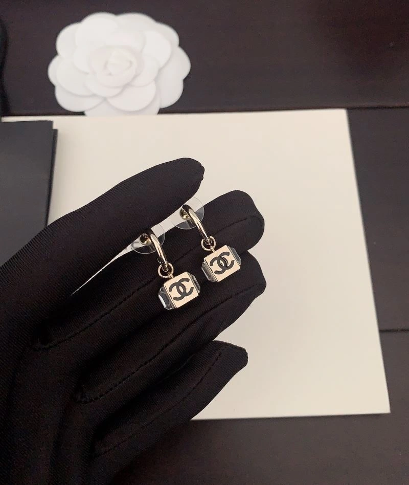 Minimalist Chanel Earrings 226013