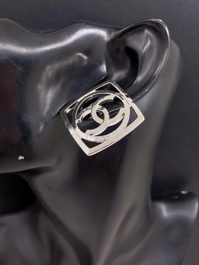 Reliable Chanel Earrings 225985