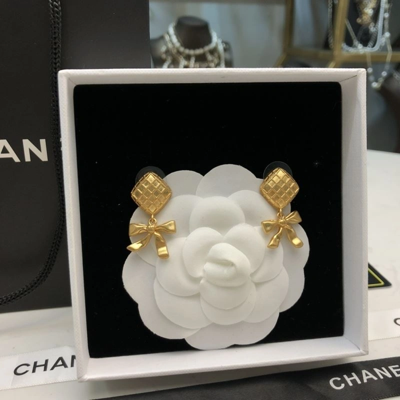 Chanel Earrings Lightweight 226061