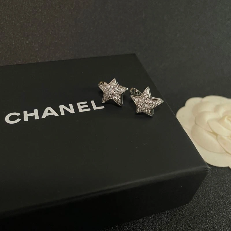 Versatile Chanel Earrings 225977