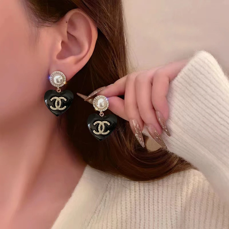 Chanel Earrings TimelessDesign 226008