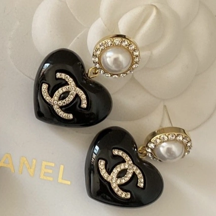 Chanel Earrings TimelessDesign 226008