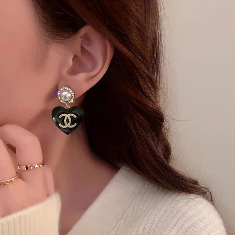 Chanel Earrings TimelessDesign 226008