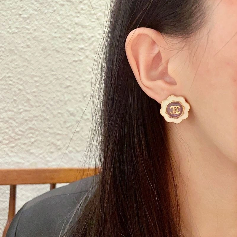 Unique Chanel Earrings 225966