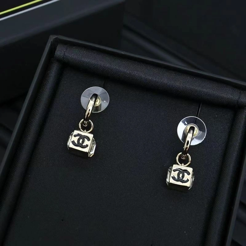 Trendsetting Chanel Earrings 225949