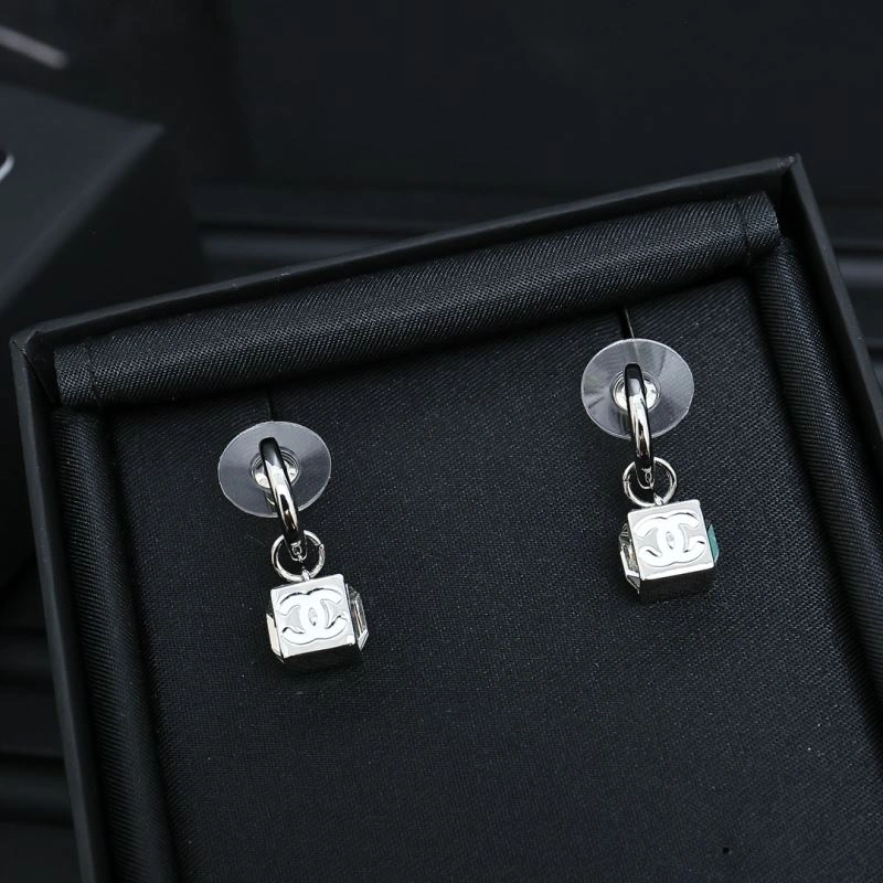 Trendsetting Chanel Earrings 225949