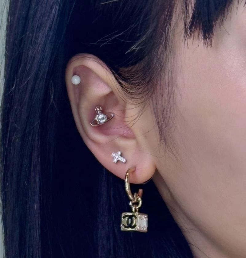 Trendsetting Chanel Earrings 225949