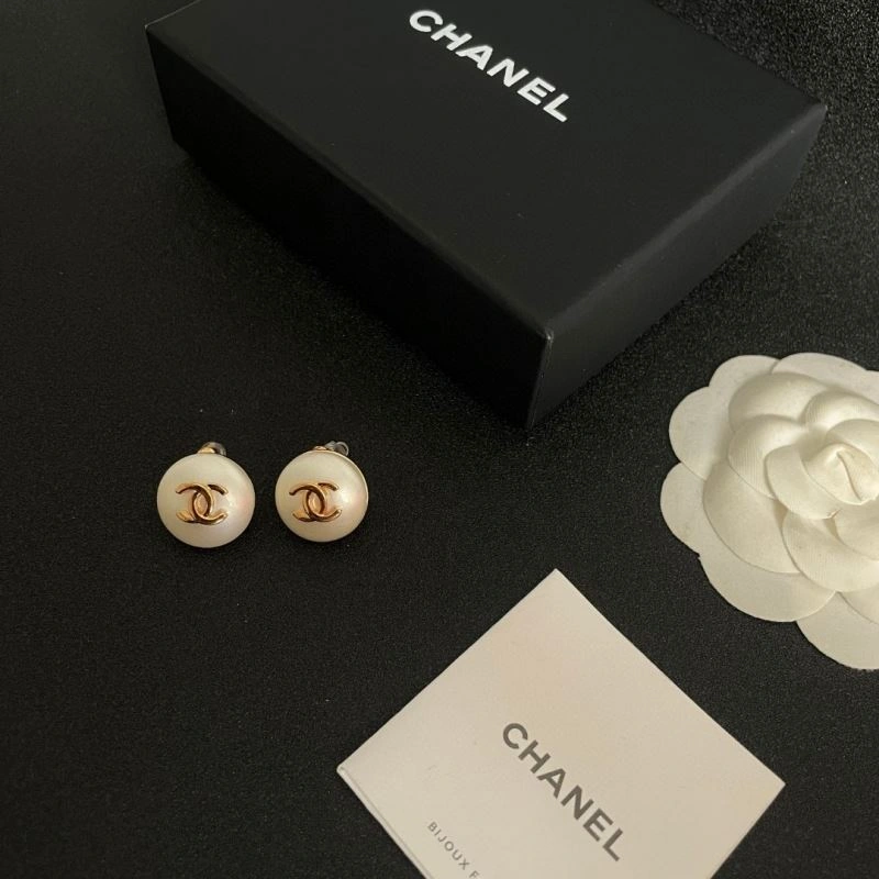 Compact Chanel Earrings 226005