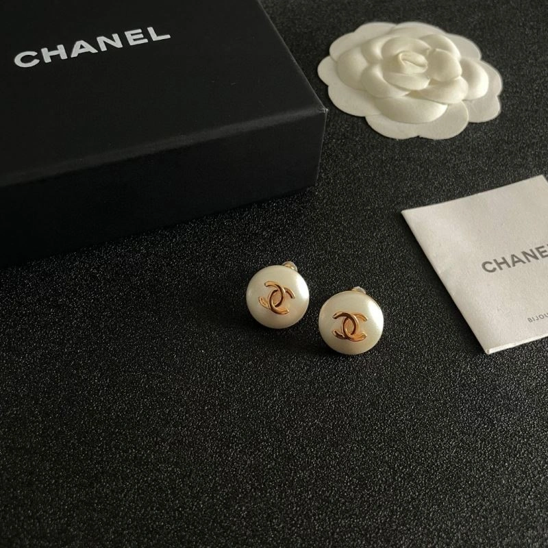 Compact Chanel Earrings 226005