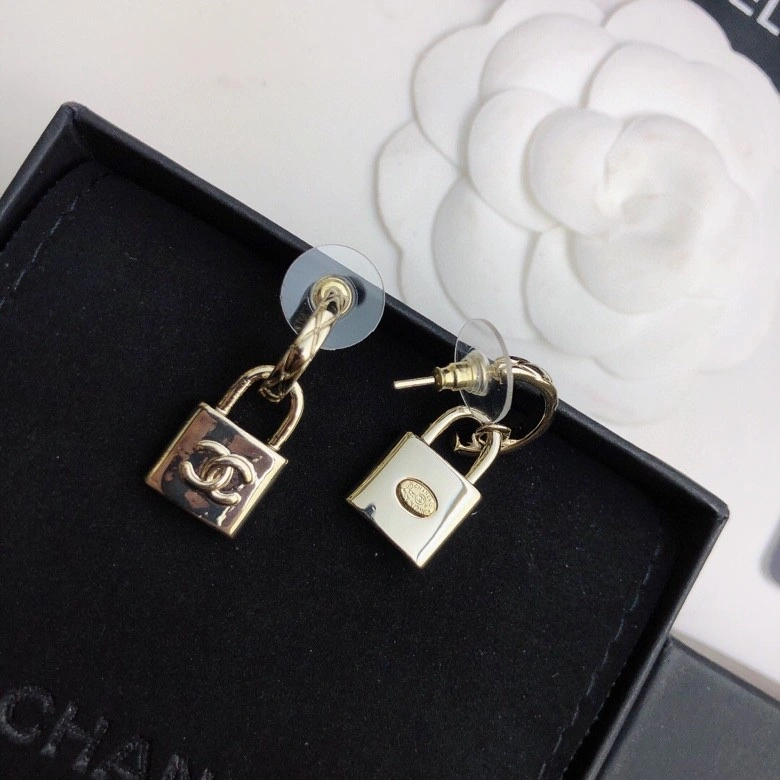 Chanel Earrings Durable 225969