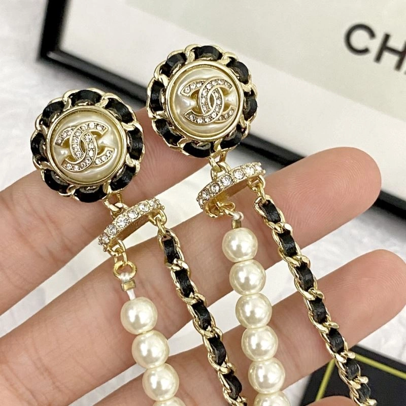 Elegant Chanel Earrings 225911
