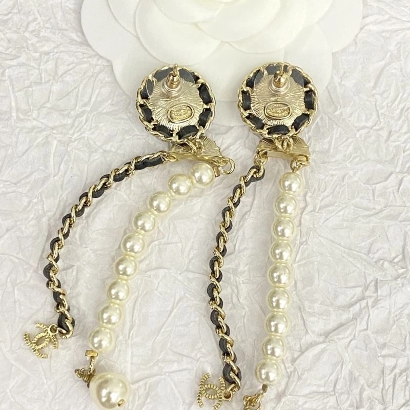 Elegant Chanel Earrings 225911