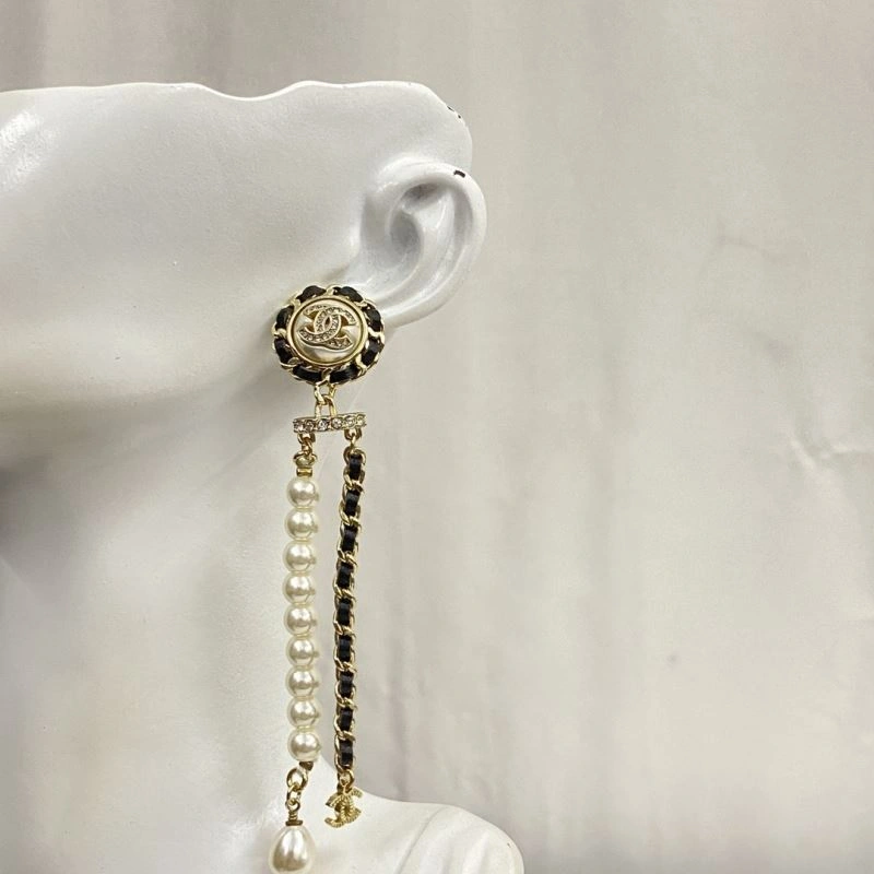 Elegant Chanel Earrings 225911
