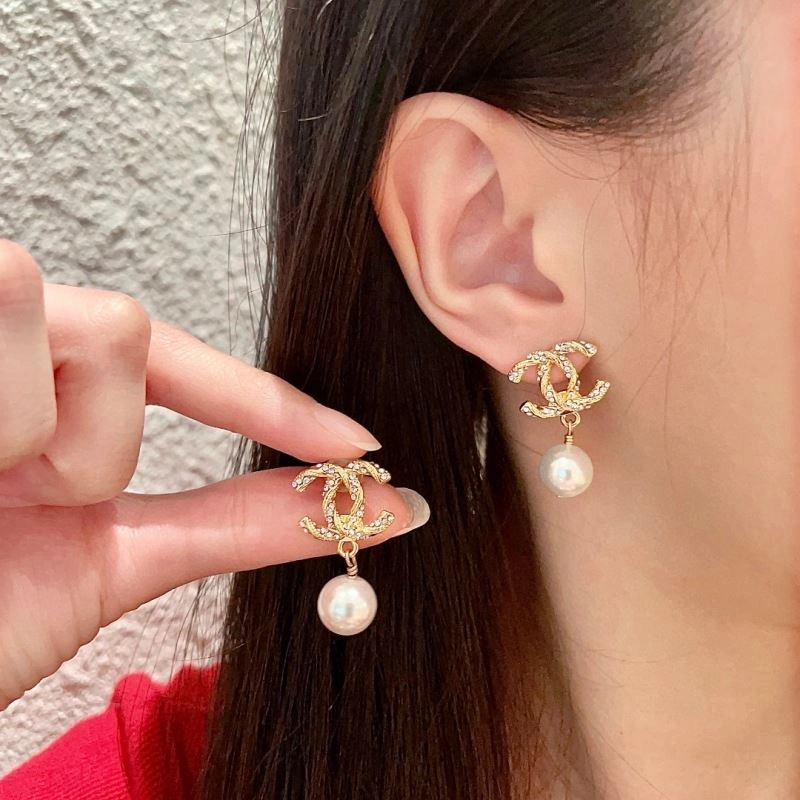 Affordable Chanel Earrings 225907