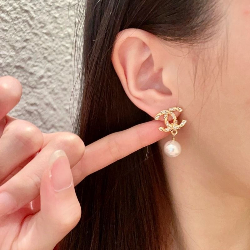 Affordable Chanel Earrings 225907