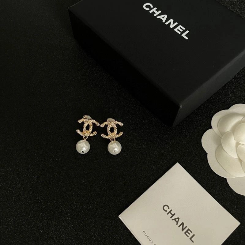Affordable Chanel Earrings 225907