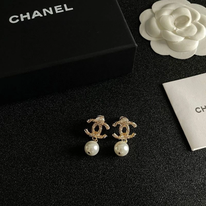 Affordable Chanel Earrings 225907