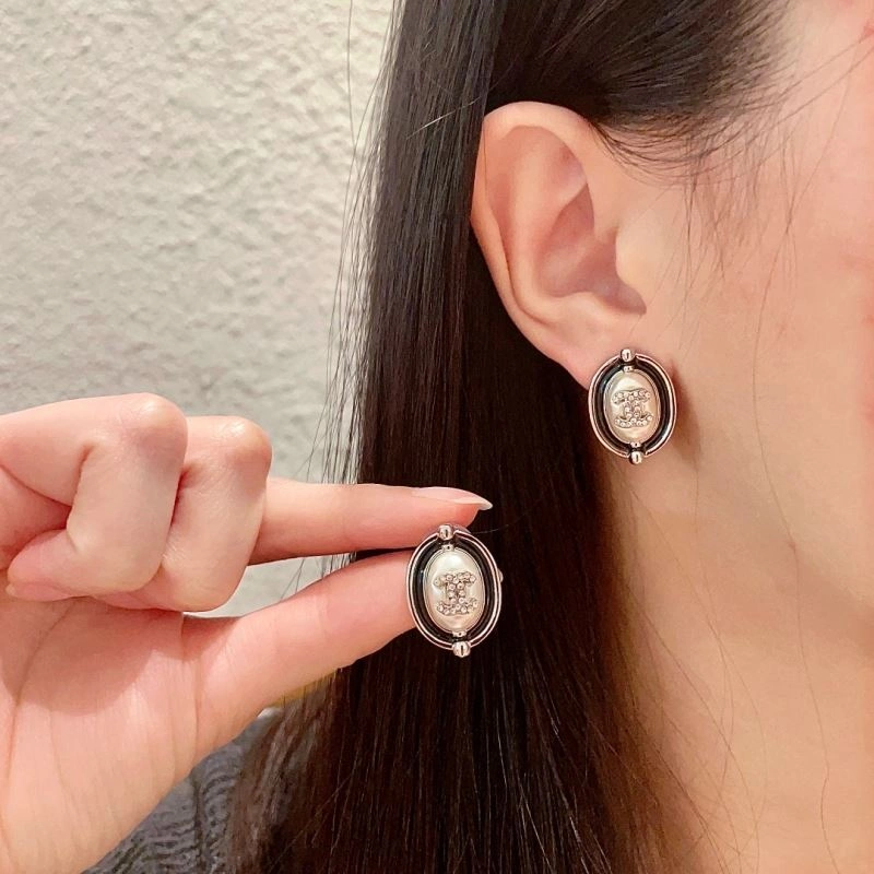 Chanel Earrings Sophisticated 225954