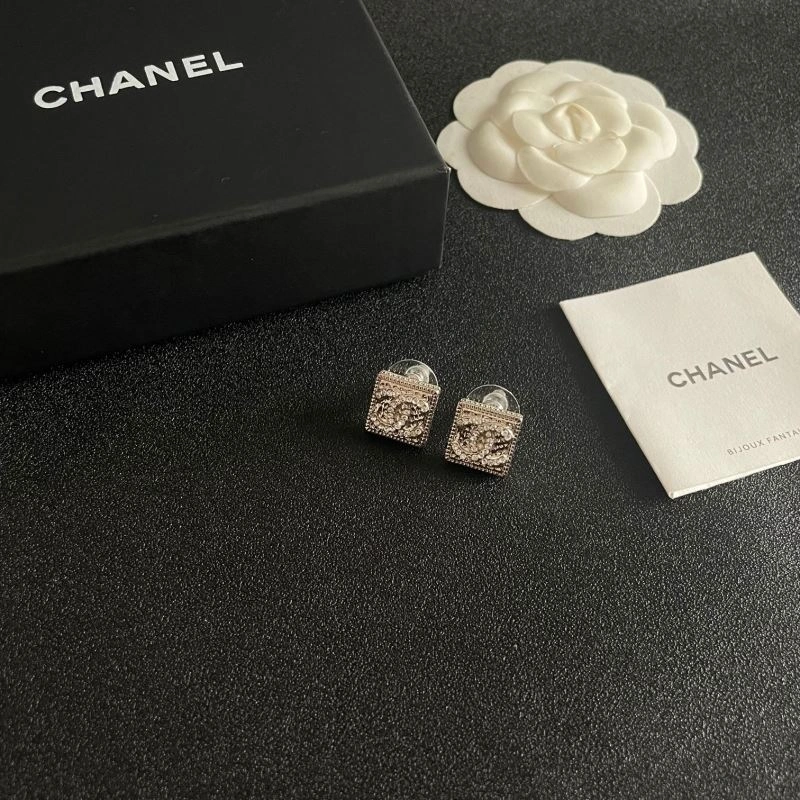 Chanel Earrings WaterResistant 225901