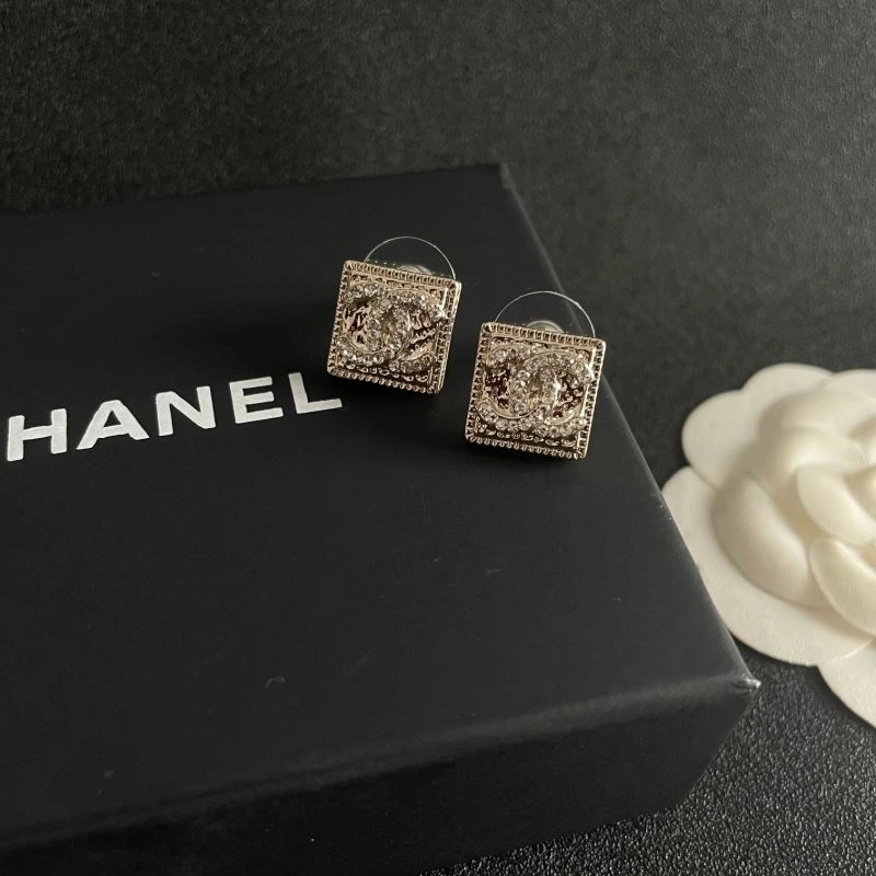Chanel Earrings WaterResistant 225901