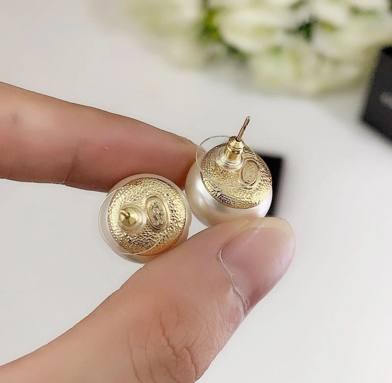 Chanel Earrings Bold 225938