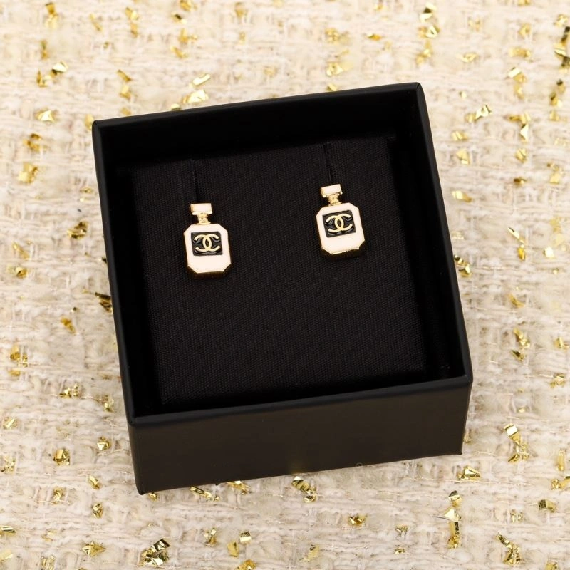 Comfortable Chanel Earrings 225890