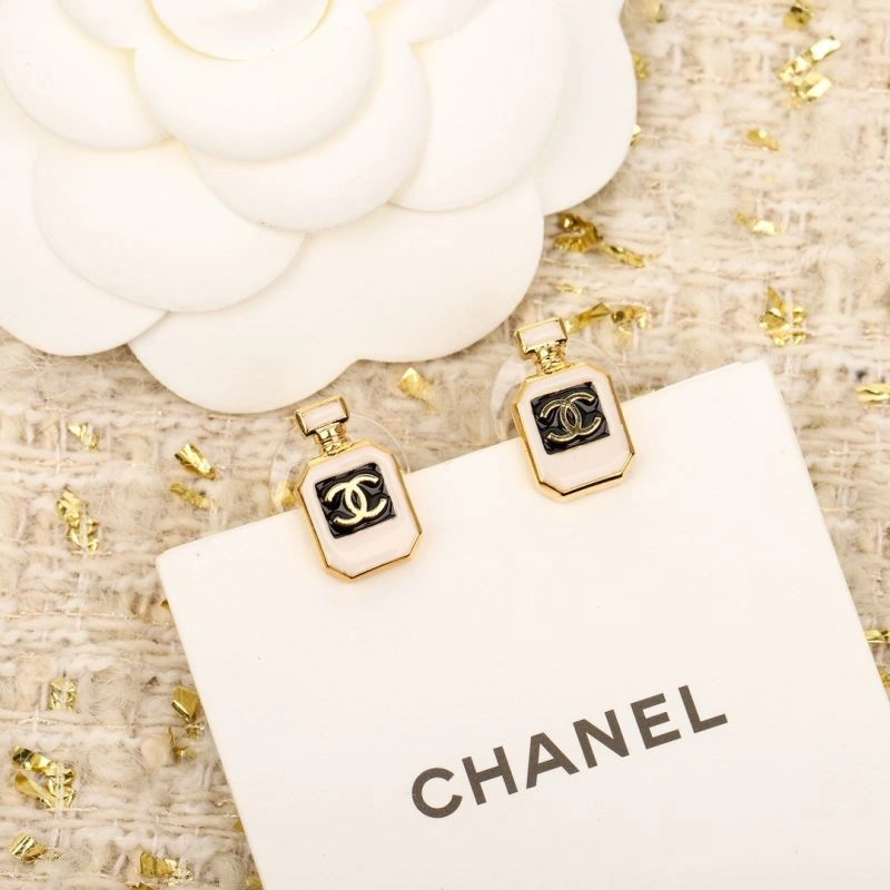 Comfortable Chanel Earrings 225890