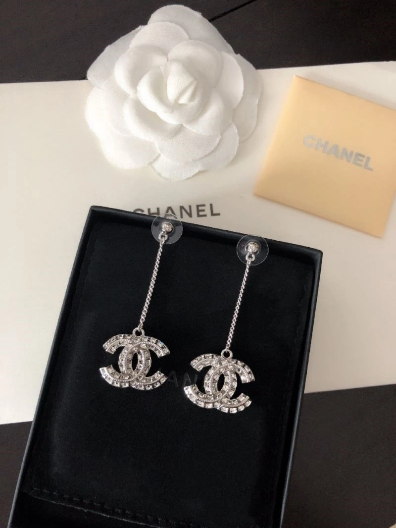 Chanel Earrings Comfortable 225426