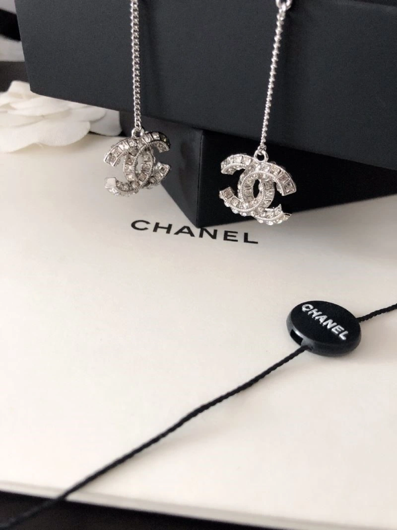 Chanel Earrings Comfortable 225426