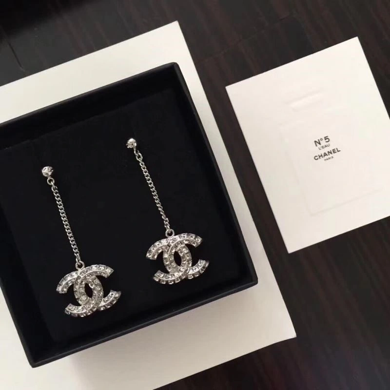 Chanel Earrings Comfortable 225426