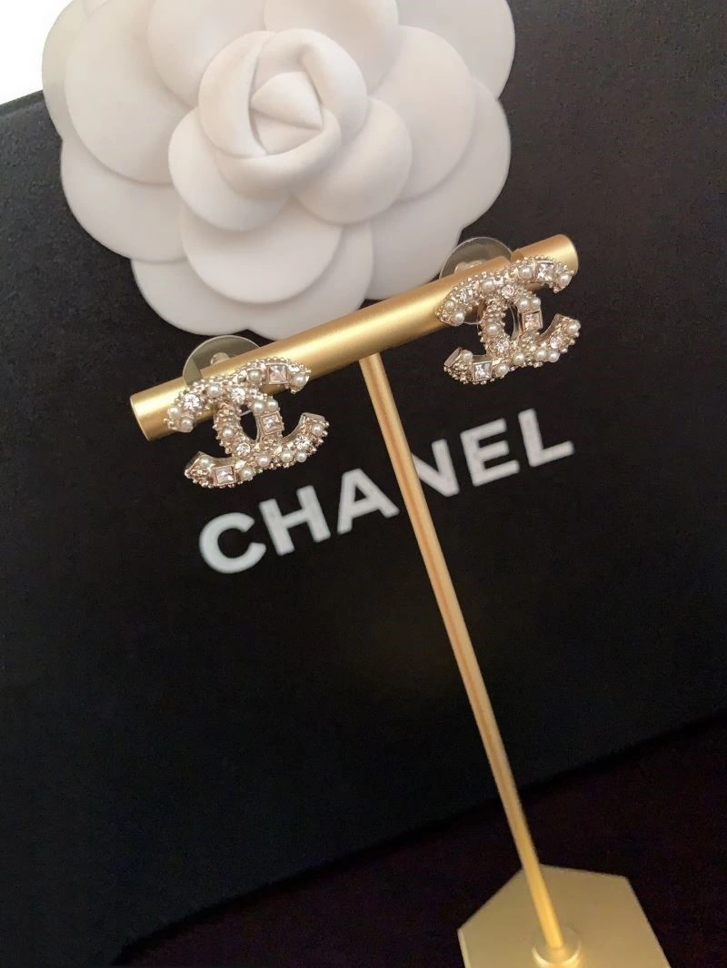 Versatile Chanel Earrings 225409