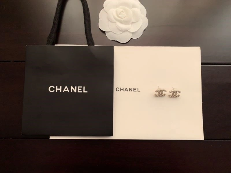 Versatile Chanel Earrings 225409