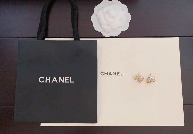 Compact Chanel Earrings 225416