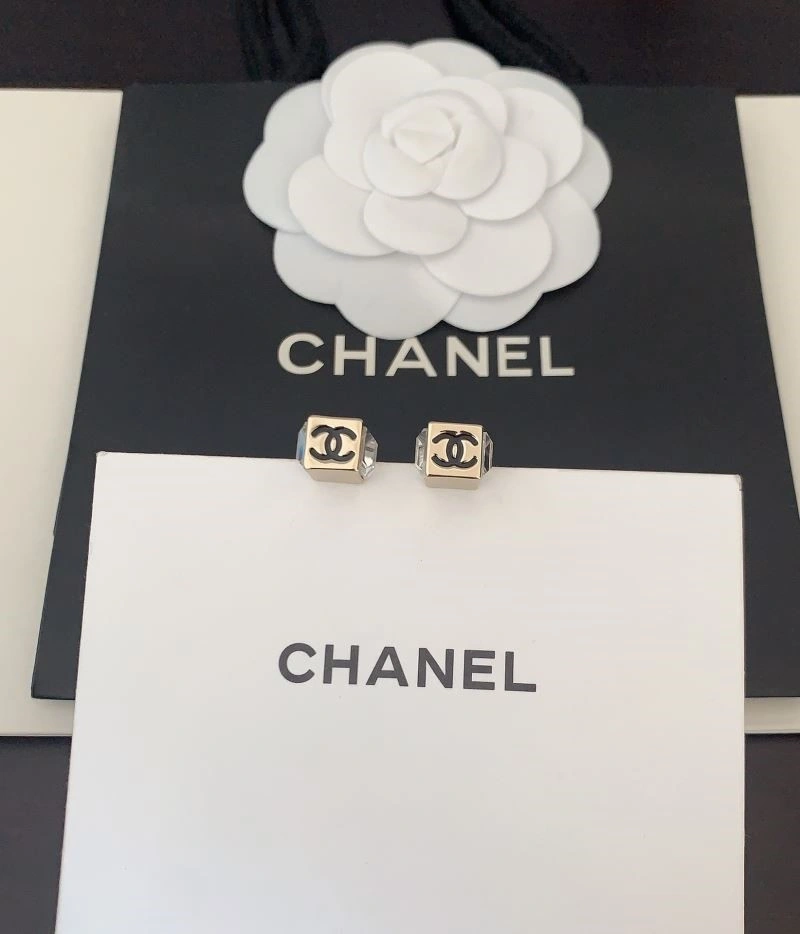 Chanel Earrings Reliable 225398
