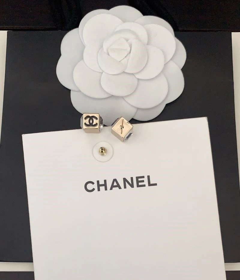 Chanel Earrings Reliable 225398