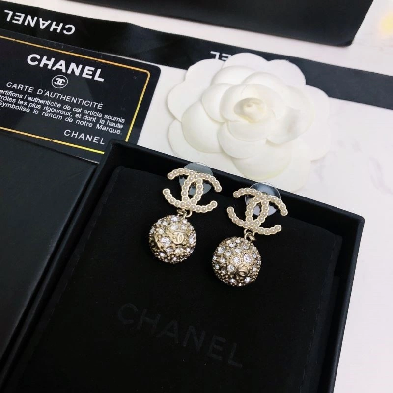 Sporty Chanel Earrings 225441