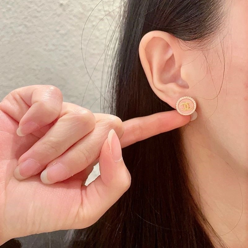 Reliable Chanel Earrings 225397