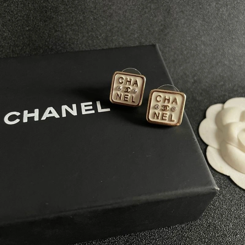 Lightweight Chanel Earrings 225386