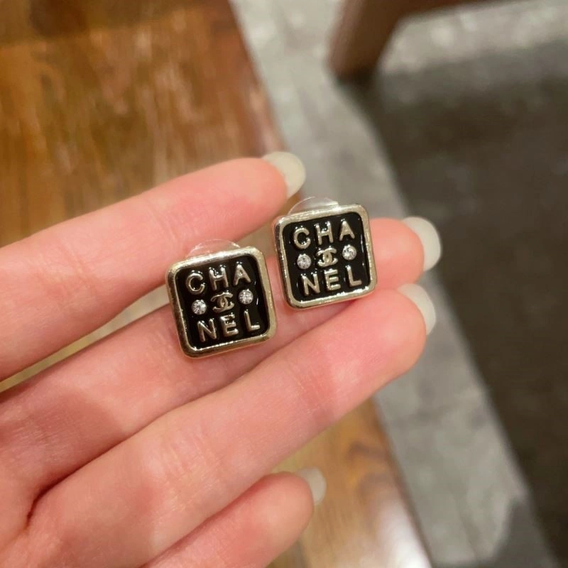 Chanel Earrings Sleek 225390