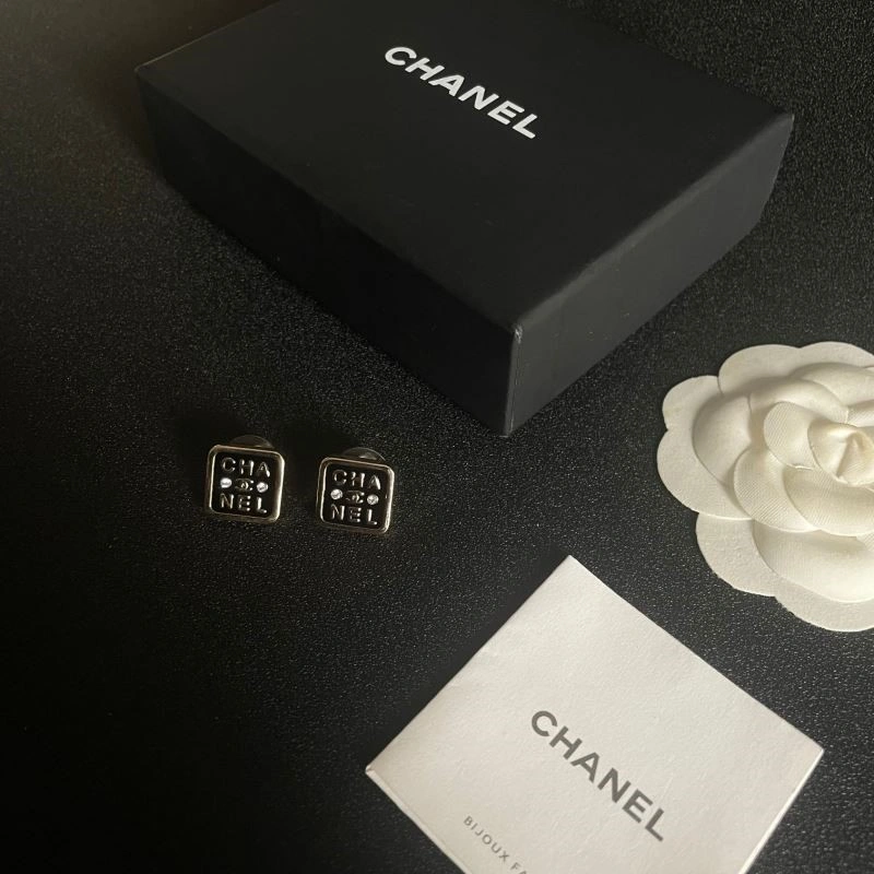 Chanel Earrings Sleek 225390