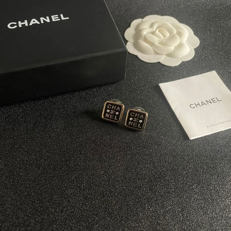 Chanel Earrings Sleek 225390